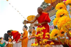 Đặc sắc các nghi lễ truyền thống trong ngày Lơng Săk