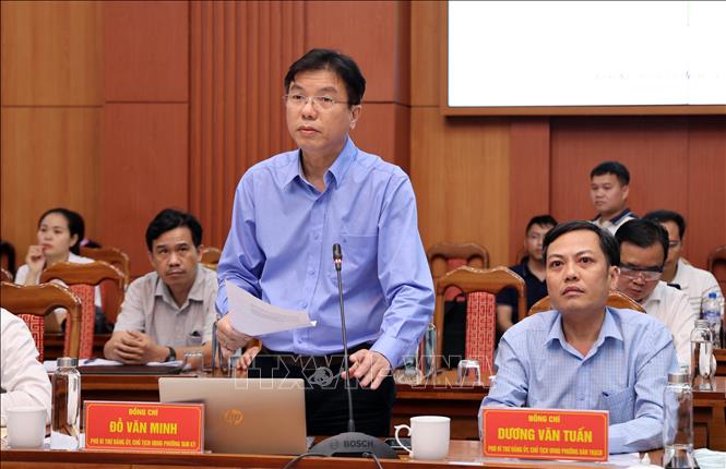 Chủ tịch UBND phường Tam Kỳ Đỗ Văn Minh phát biểu tại buổi làm việc với Chủ tịch UBND thành phố Đà Nẵng. Ảnh: Trần Tĩnh - TTXVN