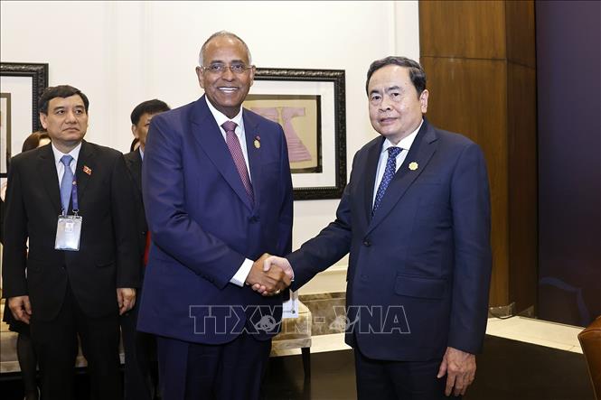 Chủ tịch Quốc hội Trần Thanh Mẫn kiến Chủ tịch Quốc hội Côte d'Ivoire Patrick Achi. Ảnh: Doãn Tấn – TTXVN