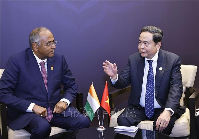 Chủ tịch Quốc hội Trần Thanh Mẫn kiến Chủ tịch Quốc hội Côte d'Ivoire Patrick Achi. Ảnh: Doãn Tấn – TTXVN