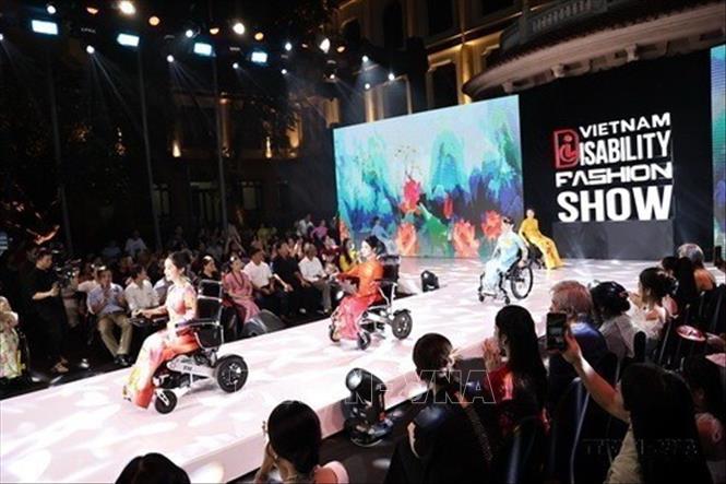 Ngày 4/8/2025, tại Bảo tàng Mỹ thuật sàn diễn thời trang dành cho người khuyết tật Việt Nam (Vietnam Disability Fashion show 2025 - VDFS) với chủ đề “Hình dáng của ý chí” đã chính thức ra mắt. Ảnh: Tuyết Mai - TTXVN
