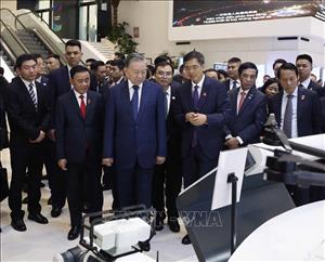 Tổng Bí thư, Chủ tịch nước Tô Lâm thăm Trung tâm hợp tác ứng dụng AI Trung Quốc- ASEAN
