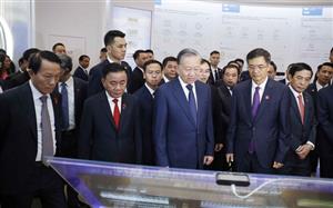 Tổng Bí thư, Chủ tịch nước thăm Trung tâm hợp tác ứng dụng AI Trung Quốc- ASEAN