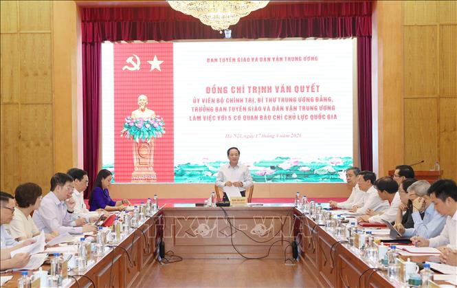 Trưởng Ban Tuyên giáo và Dân vận Trung ương Trịnh Văn Quyết làm việc với lãnh đạo 5 cơ quan báo chí chủ lực quốc gia. Ảnh: Phương Hoa - TTXVN