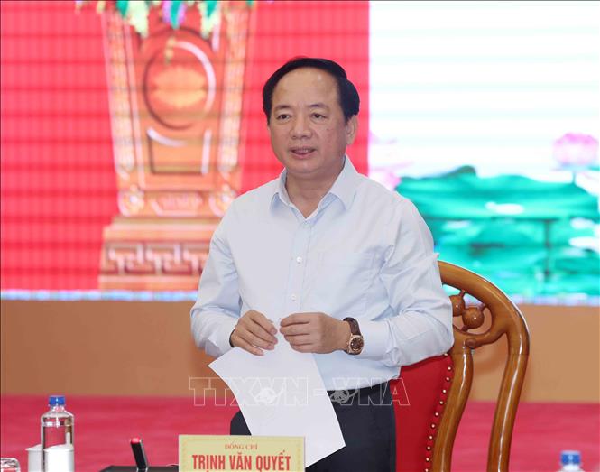 Đồng chí Trịnh Văn Quyết, Uỷ viên Bộ Chính trị, Bí thư Trung ương Đảng, Trưởng Ban Tuyên giáo và Dân vận Trung ương phát biểu chỉ đạo buổi làm việc. Ảnh: Phương Hoa - TTXVN