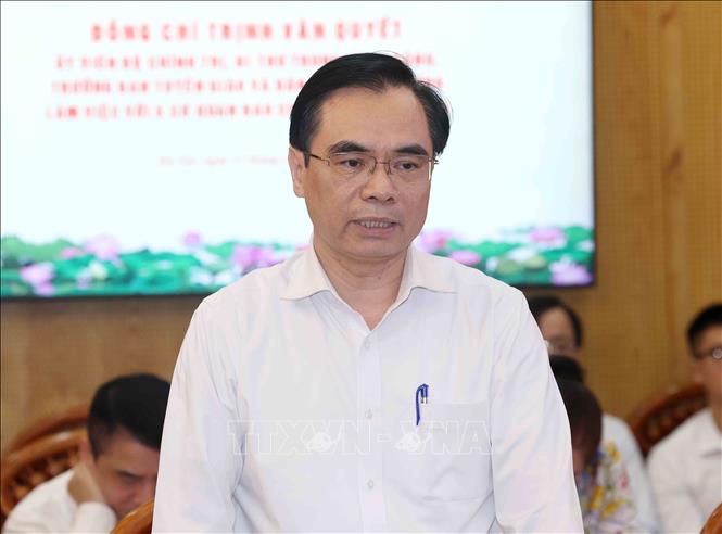 Đồng chí Dương Trung Ý, Uỷ viên Trung ương Đảng, Tổng Biên tập Tạp chí Cộng sản phát biểu tại buổi làm việc. Ảnh: Phương Hoa - TTXVN