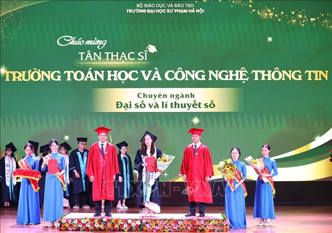 Buổi lễ có 653 tân Tiến sĩ, Thạc sĩ tốt nghiệp năm 2025 (74 Tiến sĩ và 579 Thạc sĩ). Ảnh: Thanh Tùng - TTXVN