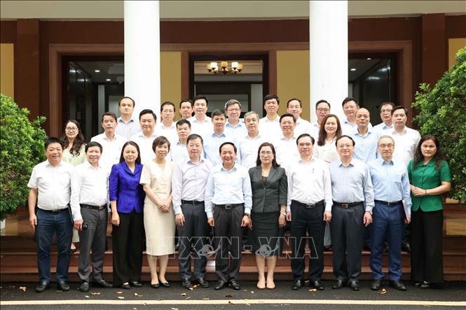 Trưởng Ban Tuyên giáo và Dân vận Trung ương Trịnh Văn Quyết cùng các đồng chí lãnh đạo các cơ quan báo chí chủ lực quốc gia. Ảnh: Phương Hoa - TTXVN