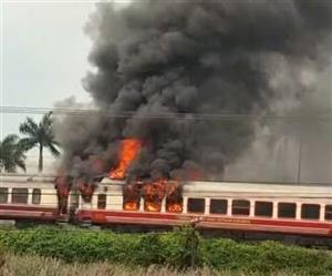 Cháy 2 toa tàu hỏa trên tuyến đường sắt Hà Nội-Hải Phòng