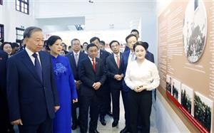 Tổng Bí thư, Chủ tịch nước và Phu nhân thăm Di tích Khu học xá Trung ương