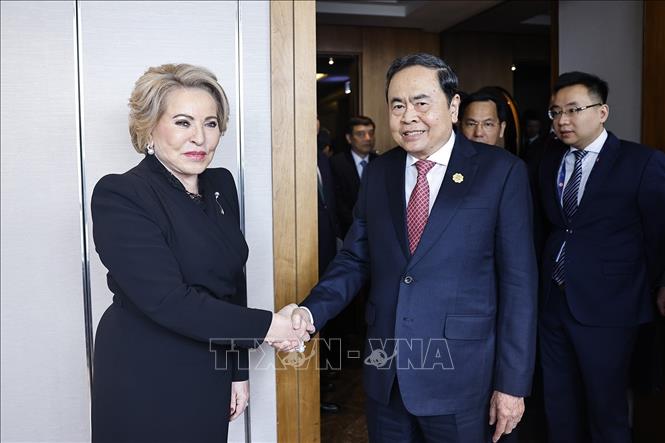 Chủ tịch Quốc hội Trần Thanh Mẫn hội kiến Chủ tịch Hội đồng Liên bang Nga Valentina Matviyenko. Ảnh: Doãn Tấn – TTXVN