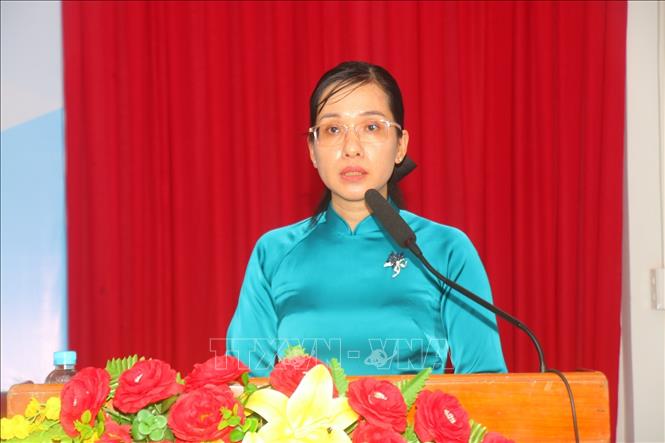 Bà Bùi Ngọc Xuân Huy, Phó Giám đốc Bảo hiểm Xã hội cơ sở Vị Tân phát biểu. Ảnh: Duy Khương - TTXVN
