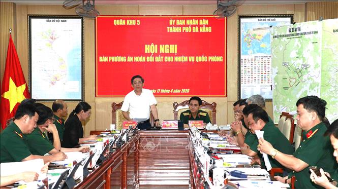 Phó Chủ tịch UBND thành phố Đà Nẵng Trần Nam Hưng phát biểu tại Hội nghị. Ảnh: TTXVN phát