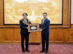 Trao tặng danh hiệu “Công dân Danh dự thành phố Huế” cho một công dân Hàn Quốc