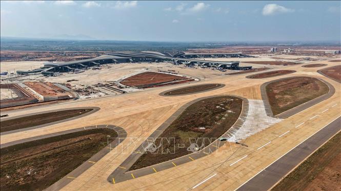 Đường cất hạ cánh và nhà ga hành khách sân bay Long Thành (ảnh chụp ngày 26/3/2026). Ảnh: Công Phong - TTXVN