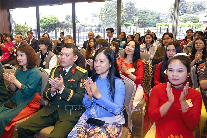 Đại biểu dự cuộc gặp. Ảnh: Doãn Tấn – TTXVN