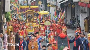 Huế: Hàng nghìn người dân cùng khai hội Lễ hội Điện Huệ Nam