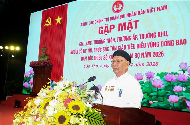 Đại diện chức sắc tôn giáo Hội Thánh Cao Đài Tây Ninh phát biểu tại buổi gặp mặt. Ảnh: Thanh Liêm - TTXVN