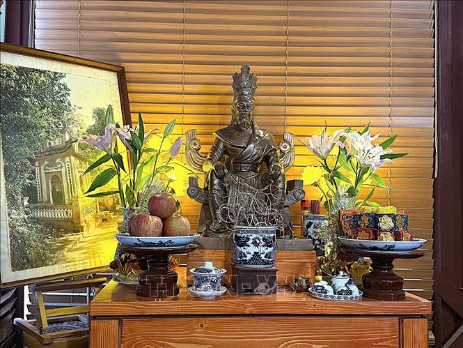 Ban thờ Vua hùng trong khuôn viên Đại sứ quán Việt Nam tại Hàn Quốc. Ảnh: Khánh Vân – PV TTXVN tại Hàn Quốc
