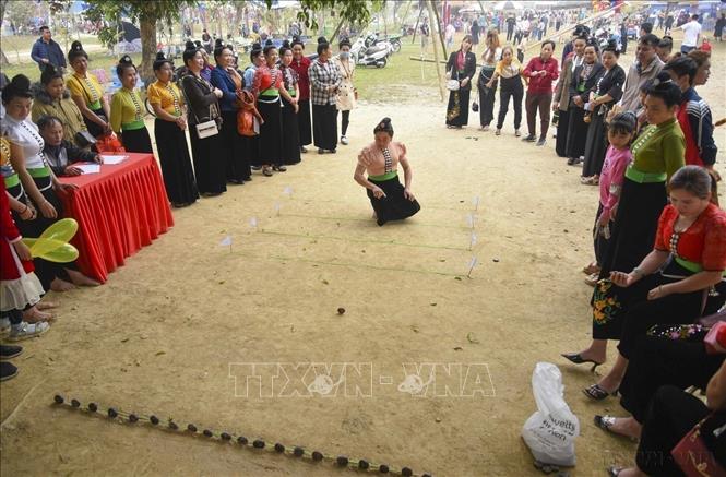 Trình diễn trò chơi “Tó má lẹ” truyền thống của đồng bào dân tộc Thái tại Lễ hội Hoa Ban và Ngày hội Văn hóa, Thể thao và Du lịch các dân tộc tỉnh Điện Biên lần thứ VII (3/2025). Ảnh: Xuân Tư - TTXVN