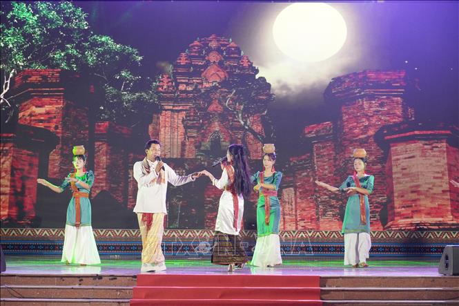 Chương trình nghệ thuật của đồng bào Chăm chào mừng Ngày Văn hóa các dân tộc Việt Nam tỉnh Khánh Hòa năm 2026. Ảnh: Nguyễn Thành – TTXVN