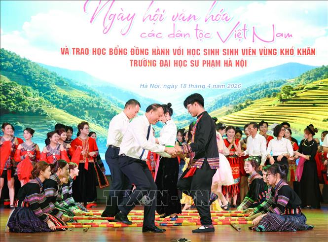 Chương trình là dịp để Nhà trường thể hiện sự quan tâm, sẻ chia và trách nhiệm đối với sinh viên, đặc biệt là các bạn sinh viên đến từ vùng sâu, vùng xa, vùng khó khăn. Ảnh: Thanh Tùng - TTXVN 