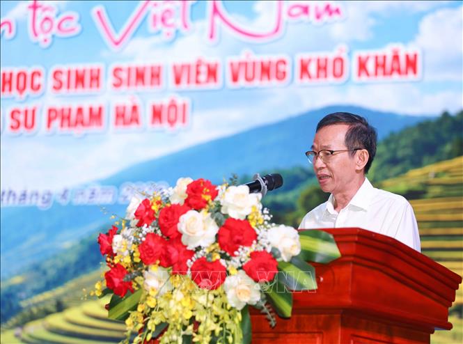 GS.TS Nguyễn Văn Minh – Chủ tịch Hội đồng Học bổng Đồng hành phát biểu. Ảnh: Thanh Tùng - TTXVN