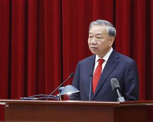 Quốc phòng, an ninh không tách rời, mà phải song hành với phát triển kinh tế