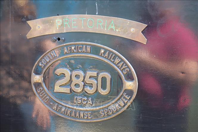 Đầu tầu hỏa hơi nước Class 15CA số 2850 được đưa vào vận hành từ những năm 1920. Ảnh: Hồng Minh - PV TTXVN tại Nam Phi