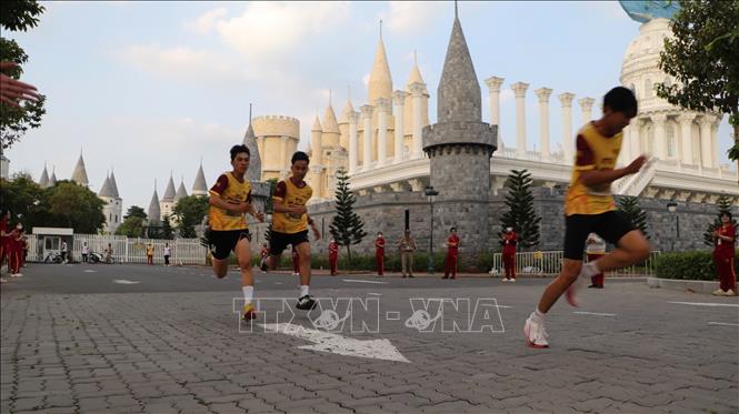 Gần 7.000 vận động viên tham gia giải chạy việt dã 