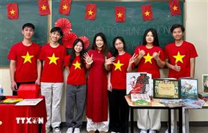 Tôn vinh tiếng Việt: Bồi đắp cội nguồn cho thế hệ trẻ người Việt tại Canada