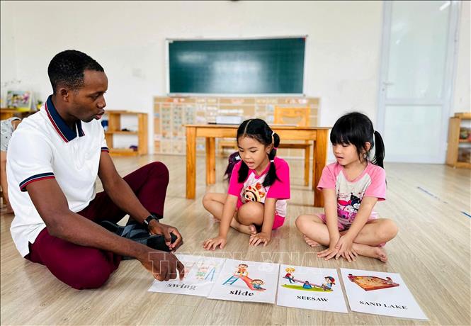 Hưng Yên chú trọng nâng cao chất lượng dạy và học ngoại ngữ ngay từ cấp học mầm non. Ảnh: Thế Duyệt - TTXVN 