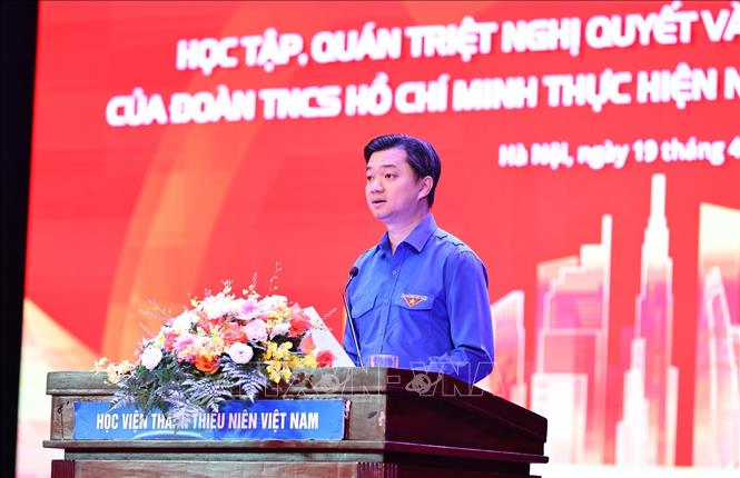 Đồng chí Nguyễn Minh Triết – Ủy viên dự khuyết T.Ư Đảng, Bí thư thường trực T.Ư Đoàn, Chủ tịch Hội Sinh viên Việt Nam phát biểu chuyên đề “Chương trình hành động của Đoàn thực hiện Nghị quyết Đại hội XIV của Đảng”. Ảnh: Minh Đức – TTXVN