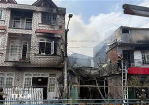 Lâm Đồng: Cháy nhiều căn nhà ngay trung tâm phường Cam Ly-Đà Lạt