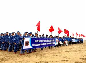 Cảnh sát biển ra quân làm sạch môi trường biển