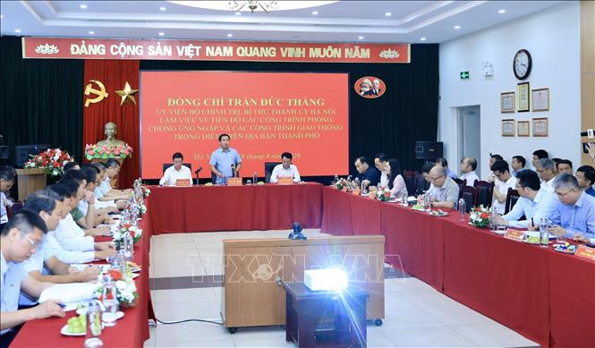  Bí thư Thành ủy Hà Nội Trần Đức Thắng kiểm tra tiến độ thực địa các công trình, dự án trọng điểm Cầu Mễ Sở - Dự án thành phần 3 thuộc Dự án đầu tư xây dựng đường Vành đai 4 - Vùng Thủ đô Hà Nội; cầu Ngọc Hồi thuộc Dự án đầu tư xây dựng cầu Ngọc Hồi và đường dẫn hai đầu cầu của Dự án đường Vành đai 2.5. Ảnh: TTXVN phát