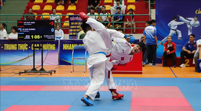 Các vận động viên thi đấu tại giải. Ảnh: Hồng Thái - TTXVN