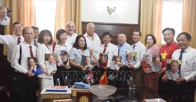 Các nhà báo Việt Nam và Cuba cùng trao đổi kinh nghiệm và thực tiễn nghề báo trong kỷ nguyên số tại hội thảo quốc tế chuyên đề do Liên đoàn Báo chí Cuba và Hội Nhà báo Việt Nam đồng tổ chức (Cuba, 08/09/2024). Ảnh: Việt Hùng - TTXVN