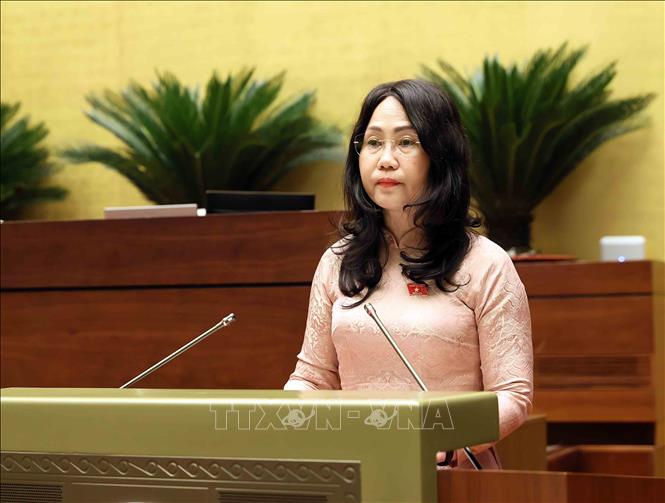 Bộ trưởng Bộ Văn hóa, Thể thao và Du lịch Lâm Thị Phương Thanh trình bày Tờ trình về dự thảo Nghị quyết của Quốc hội về một số cơ chế, chính sách đột phá phát triển văn hoá Việt Nam. Ảnh: An Đăng - TTXVN