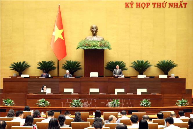 Phó Chủ tịch Quốc hội Nguyễn Khắc Định điều hành phiên họp. Ảnh: An Đăng - TTXVN