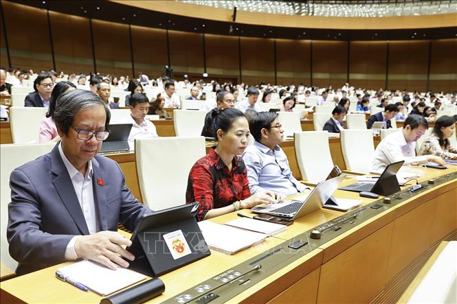 Đoàn đại biểu Quốc hội TP Hà Nội dự phiên họp. Ảnh: Doãn Tấn - TTXVN