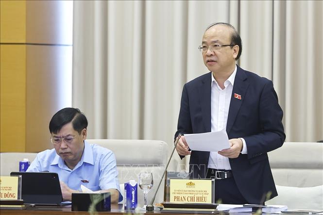 Chủ nhiệm Ủy ban Pháp luật và Tư pháp của Quốc hội Phan Chí Hiếu phát biểu. Ảnh: Doãn Tấn - TTXVN