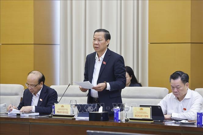 Chủ nhiệm Ủy ban Kinh tế và Tài chính của Quốc hội Phan Văn Mãi phát biểu. Ảnh: Doãn Tấn - TTXVN