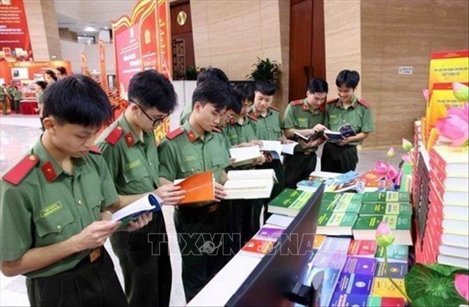 Sáng 16/4/2026, tại Hà Nội, Bộ Công an tổ chức Lễ khai mạc và phát động phong trào đọc 