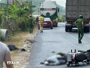 Xe đầu kéo va chạm xe máy khiến 2 người tử vong ở Đắk Lắk