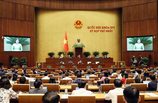 Phó Chủ tịch Quốc hội Nguyễn Thị Hồng điều hành phiên họp. Ảnh: An Đăng - TTXVN