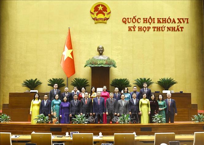 Các đồng chí Lãnh đạo Đảng và Nhà nước với đoàn Đại biểu Quốc hội tỉnh Bắc Ninh. Ảnh: TTXVN