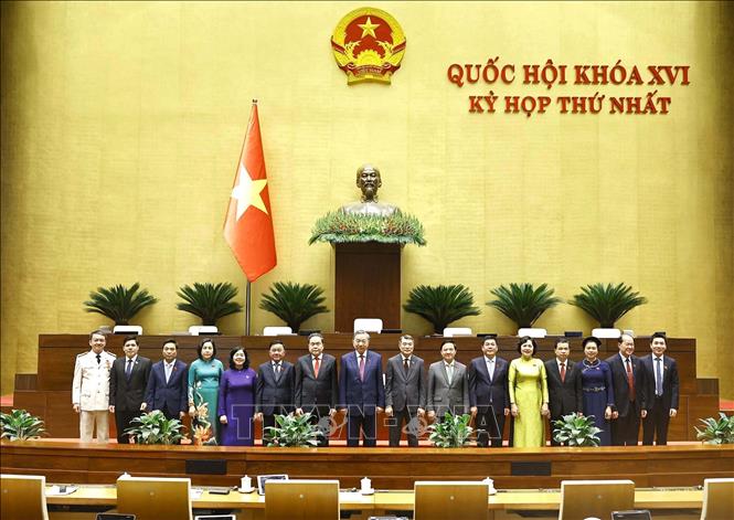 Các đồng chí Lãnh đạo Đảng và Nhà nước với đoàn Đại biểu Quốc hội tỉnh Cao Bằng. Ảnh: TTXVN