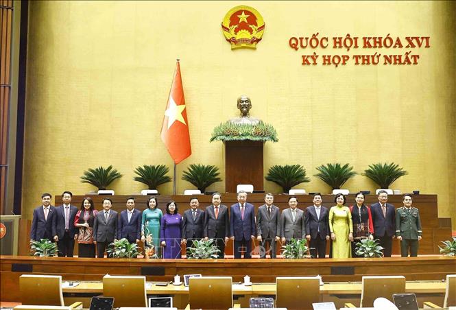 Các đồng chí Lãnh đạo Đảng và Nhà nước với đoàn Đại biểu Quốc hội tỉnh Lai Châu. Ảnh: TTXVN