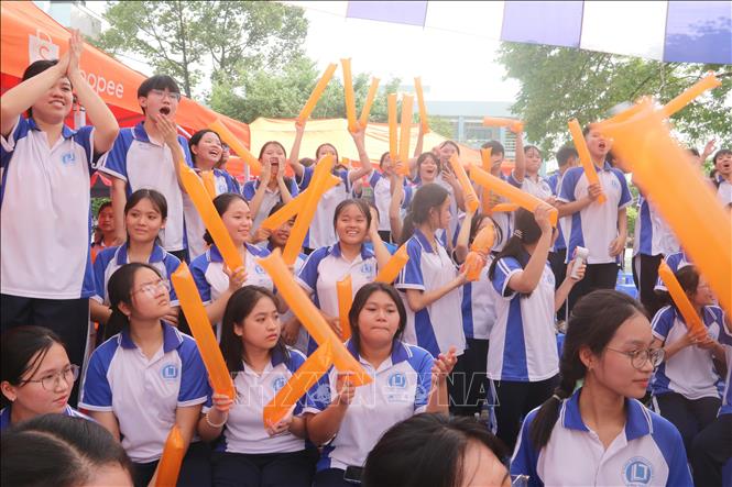 Hoan 1.600 học sinh trung học phổ thông ở Đồng Nai hào hứng tham gia chương trình Trường học hạnh phúc. Ảnh: Lê Xuân - TTXVN